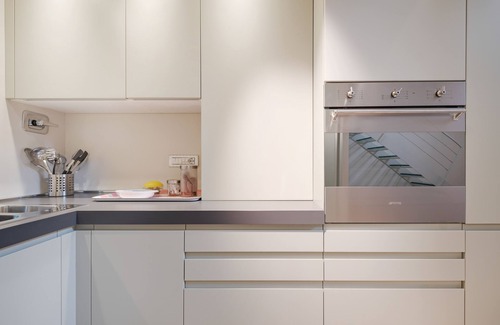 Historic Center Apartment | Discover Comfort in the Shadow of the Two Towers