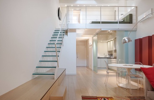 Historic Center Apartment | Discover Comfort in the Shadow of the Two Towers