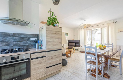 Marennes House | Beautiful Vacation Home with Ocean View & Spa Amenities