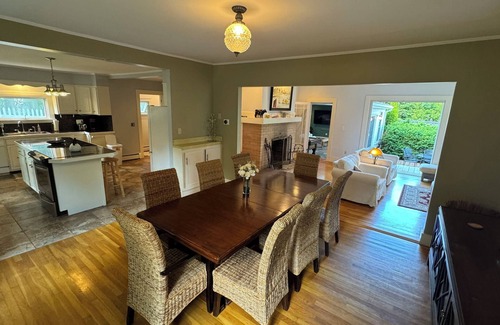 Lubec House | Ideal In-Town 5 Bedroom Victorian with Heated Pool
