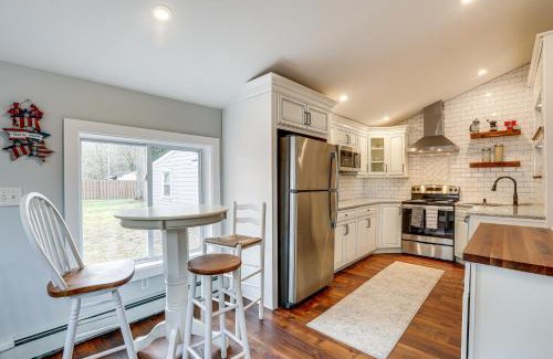 Yardley Apartment | Charming Yardley Retreat - Steps from the River with Hot Tub
