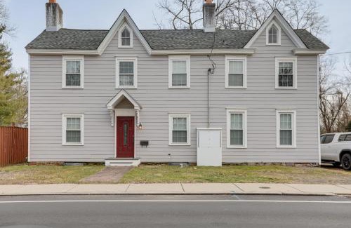 Yardley Apartment | Charming Yardley Retreat - Steps from the River with Hot Tub