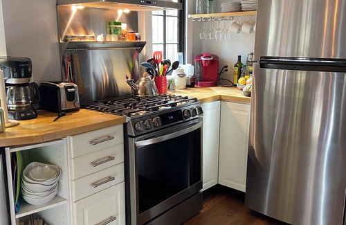 Glen Arbor Cottage | Inviting Glen Arbor Beach-Side Cottage Near Town & Shore