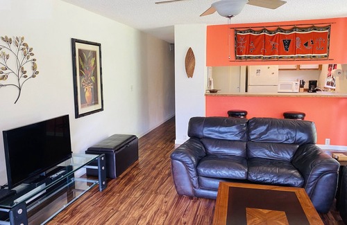 Historic Kailua Village Condo | Ocean View Retreat Steps from Beach, Shops & Dining