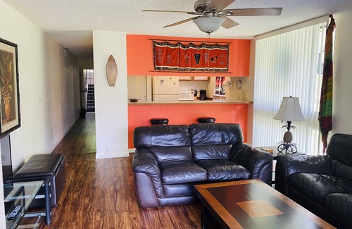 Historic Kailua Village Condo | Ocean View Retreat Steps from Beach, Shops & Dining