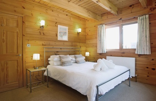 Little Petherick Cottage | Serene Retreat for Walkers, Cyclists & Surfers Near Padstow