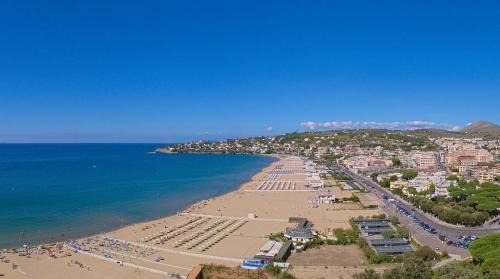 Gaeta Bed & Breakfast | Relax in Gaeta at B&B L'Elica with Oceanfront Views