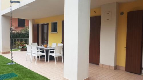 Rivoltella Apartment | Pet-Friendly Retreat with Ocean View at In Vacanza da Miki 03