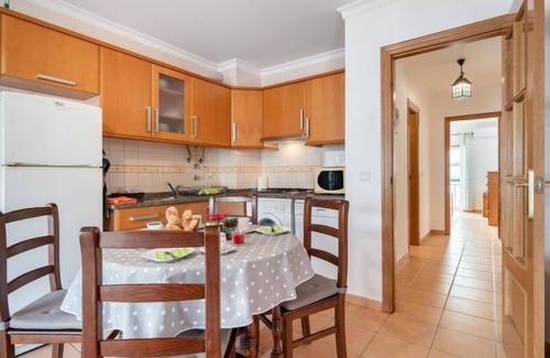 Vila Real Santo Antonio Apartment | Cozy Retreat at Inara & Mayra's Home with Ocean View