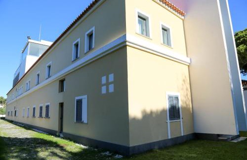 Costa de Caparica Hotel | Attractive INATEL Caparica: Family-Friendly with Pool Access