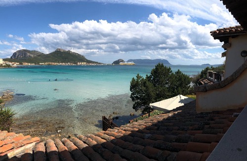 Golfo Aranci Apartment | Oceanfront Incanto Apartment in Golfo Aranci, Sardinia