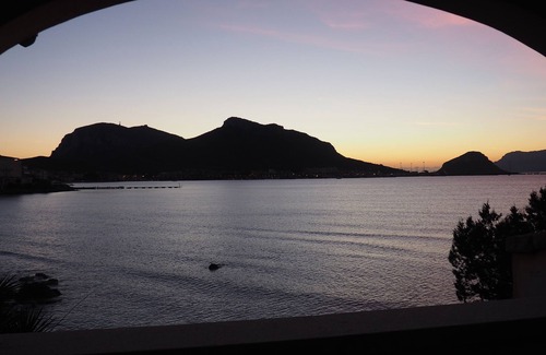 Golfo Aranci Apartment | Oceanfront Incanto Apartment in Golfo Aranci, Sardinia