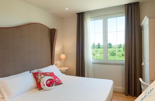 San Benedetto di Lugana Hotel | Oceanfront Getaway at Incanto di Luna Hotel - Rated 9/10