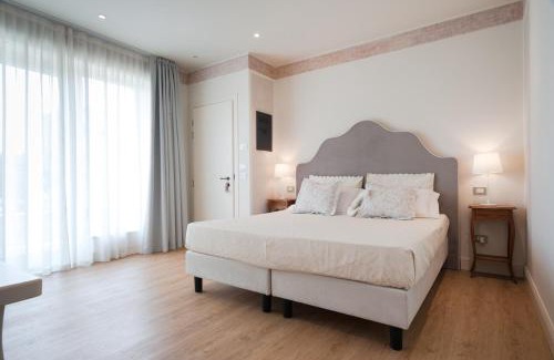 San Benedetto di Lugana Hotel | Oceanfront Getaway at Incanto di Luna Hotel - Rated 9/10
