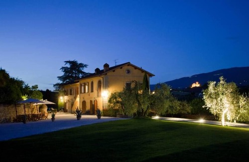 Figline e Incisa Valdarno Apartment | Indulge in Incisa In Val D'Arno: Enchanting Mansion Retreat