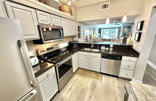 Sandestin Condo | Experience Lake Views and Golf Carts Minutes from the Beach