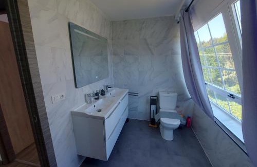 Sardinero Apartment | Family-Friendly Retreat in Sardiñeiro, Fisterra Awaits
