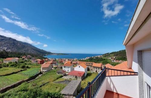 Ezaro Apartment | Family-Friendly Retreat at Corral da Laxe - Rated 9/10