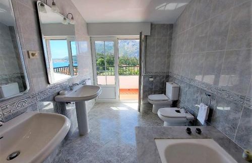 Ezaro Apartment | Family-Friendly Retreat at Corral da Laxe - Rated 9/10