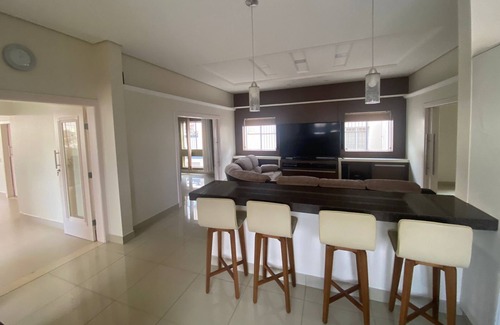 Patos de Minas Apartment | Discover the Incredible Central Penthouse with Hot Tub