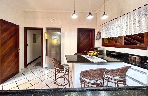 Ibiuna House | Exceptional Ibiúna Getaway with Pool, Ocean View & WiFi