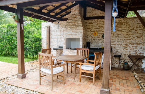 Guaeca House | Beautiful Beachfront Home with Wi-Fi in Guaecá, SP