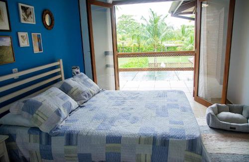 Guaeca House | Idyllic Beachfront Home with Pool & Wi-Fi in Guaeca-SP