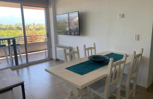 Vistalba Apartment | Idyllic Retreat in Luján de Cuyo with Mountain Views