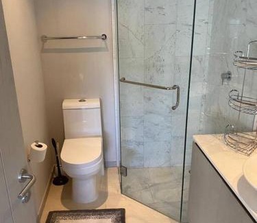 Acapulco de Juarez Municipality Apartment | Discover a Modern Acapulco Retreat with Pool Access