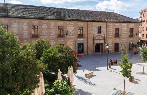 Talavera de la Reina Apartment | Bright Duplex Near Plaza del Aymto - 4-Star Pet Friendly Stay