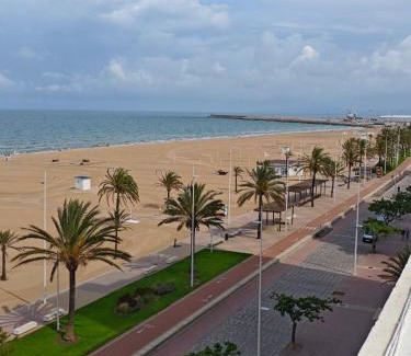Gandia Apartment | Stylish Central Apartment | Guest Rated 9.9/10 & Pet Friendly