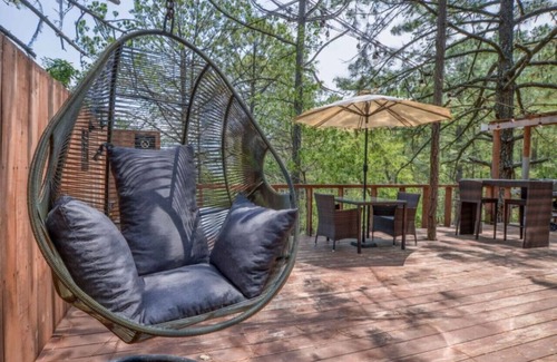 Santiago House | Romantic Dome Retreat with Family-Friendly Amenities