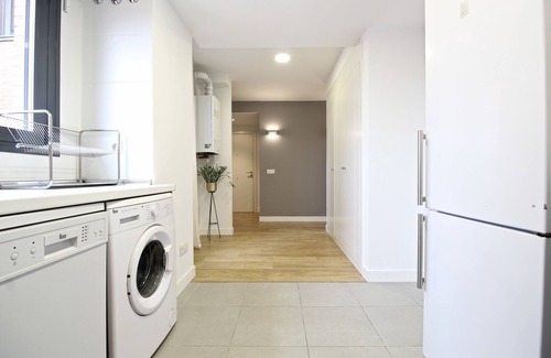 Adelfas Apartment | Inviting 3-Bedroom Apartment with Pool in Atocha