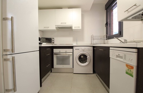 Adelfas Apartment | Inviting 3-Bedroom Apartment with Pool in Atocha