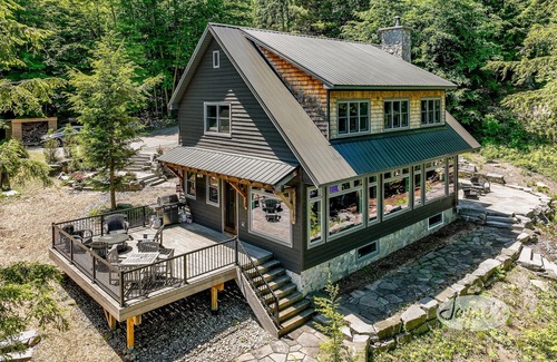 Seguin Cottage | Incredible 6 bdrm luxury! 310' of Frontage! AC! Sunsets!