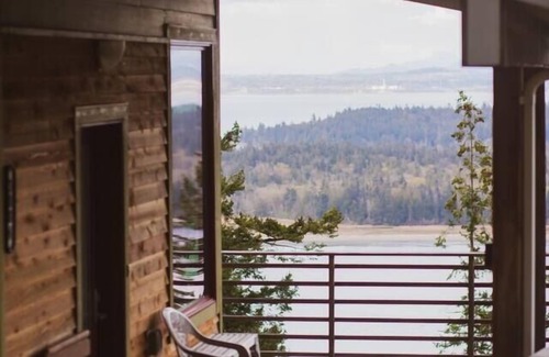 Lummi Island House |  breathtaking bird’s eye view with amazing amenities!