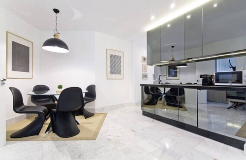 Las Acacias Apartment | Stylish Apartment E6A: Pet-Friendly with Great Amenities