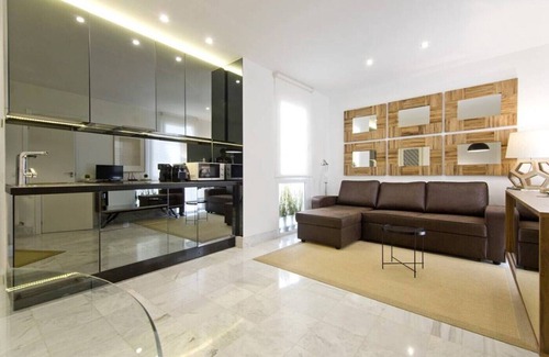 Las Acacias Apartment | Stylish Apartment E6A: Pet-Friendly with Great Amenities