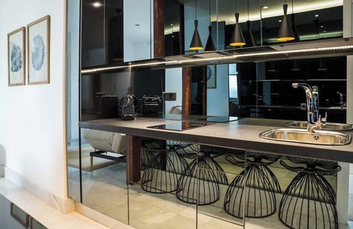 Las Acacias Apartment | Stylish Design Apartment 6B: Pet Friendly & Family Ready