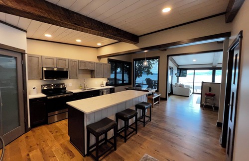 Rollins House | Incredible Flathead Lakefront property