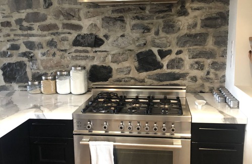 Old Quebec House | Historic Heritage Home: Perfect for Family Gatherings!