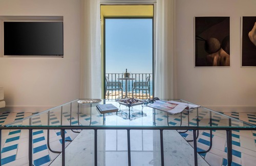 Sorrento Historic Centre Apartment | Incredible house by the sea
