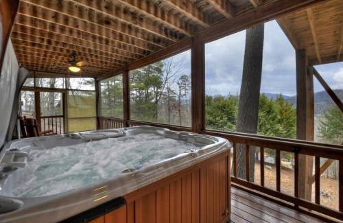 Necowa Cove House | Incredible Lake and Mountain Views - Dog Friendly