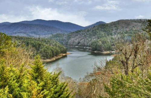 Necowa Cove House | Incredible Lake and Mountain Views - Dog Friendly