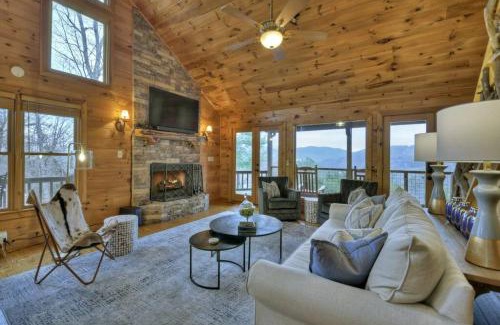 Necowa Cove House | Incredible Lake and Mountain Views - Dog Friendly