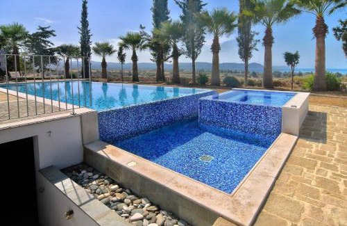 Polis Villa | Incredible Large Villa In Paphos sleeps 14 Children Pool, Jacuzzi, Huge Garden