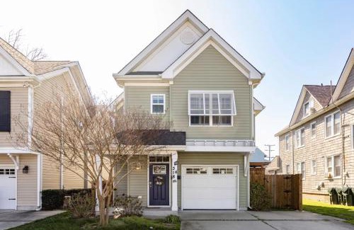 Northeast Virginia Beach House | Prime Location with Child-Friendly Amenities - 4-Star Stay