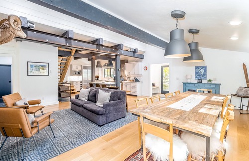 Telluride House | Exceptional Mountain Retreat with Updated Kitchen & Balcony