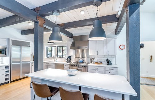 Telluride House | Exceptional Mountain Retreat with Updated Kitchen & Balcony
