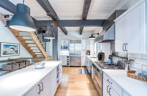 Telluride House | Exceptional Mountain Retreat with Updated Kitchen & Balcony